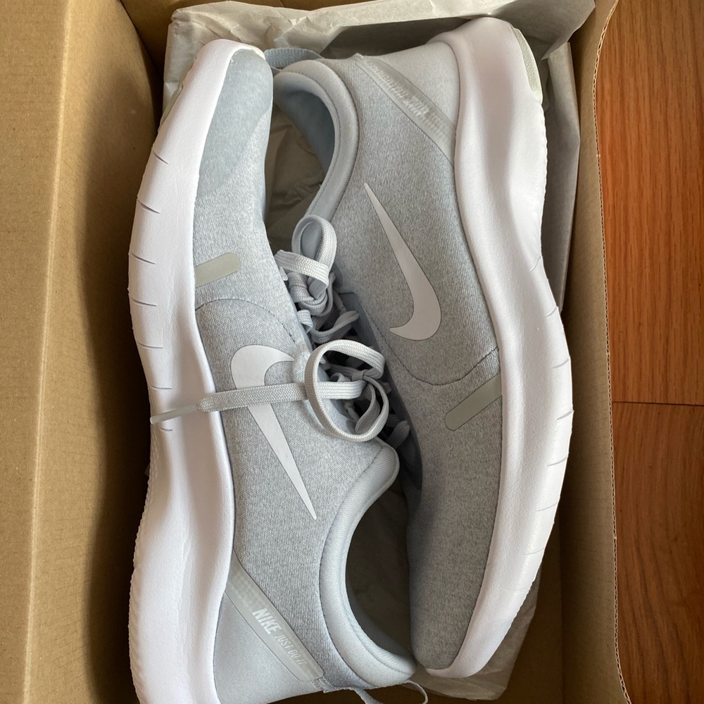 Women’s Nike Experience RN 8